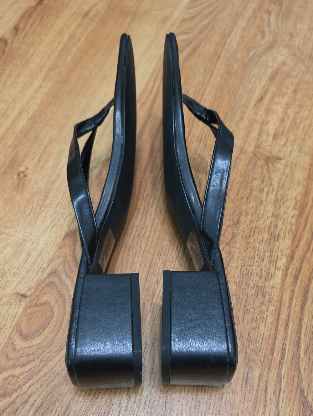 Steve Madden Black Square Toe Thong Sandals Size 11 - Picture 7 of 10